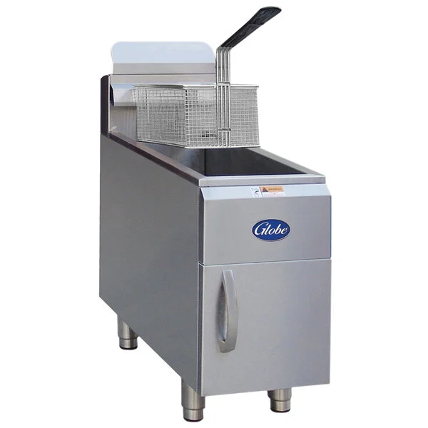 Globe GF15G 15 lb. Natural Gas Countertop Fryer - 26,500 BTU