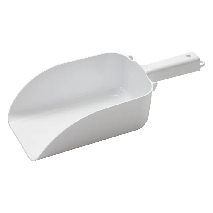 Bar Maid Polystyrene Flat Bottom Scoop with Hook Handle / 82 Oz